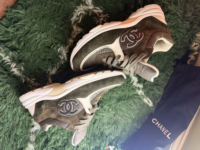 Chanel Interlocking CC Logo Sneakers Brown / Green Suede US 10 IT 40 Cruise 2020 gallery