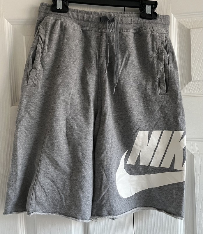 🏀Nike Sportswear Basketball Club Fleece Shorts Grey Boys XL with Pockets🏀