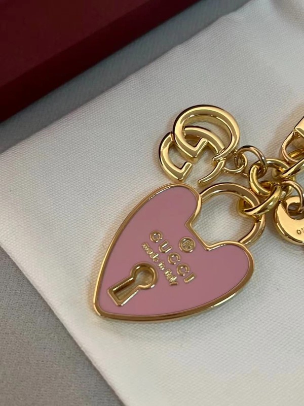 GUCCI Novelty Charm Heart Lock & Key Design Keychain Gift Key Chain with New Box gallery