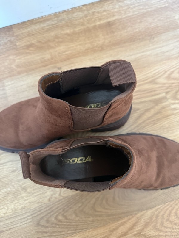 Soda Brown Suede Chelsea Ankle Boots Lug Sole Pull Tab Women's US 7 gallery