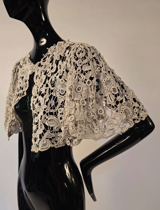 EXCEPTIONAL EDWARDIAN HAND MADE GROS POINT DE VENISE LACE JACKET W BELL SLEEVES
