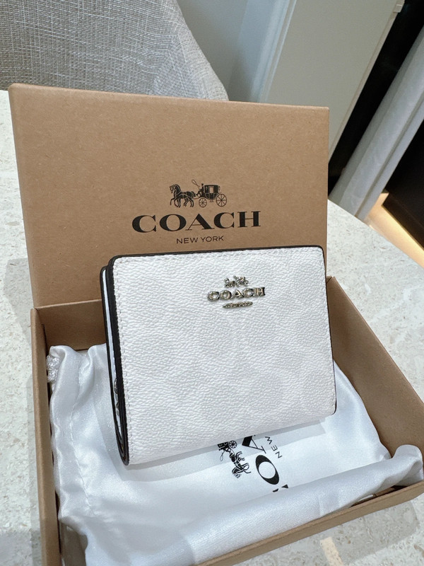 New Coach khaki / Snap CBN32 Wallet In Signature Canvas in Chalk White gallery