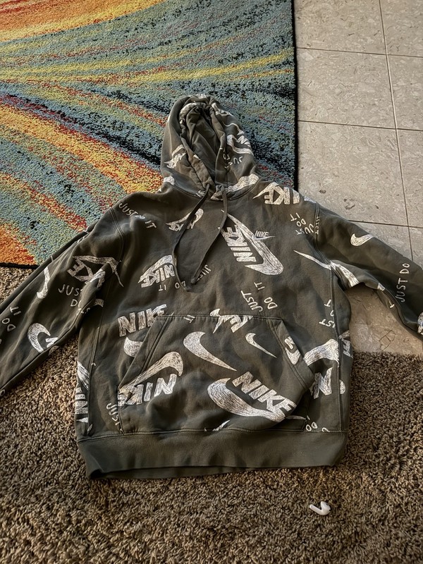 Nike kids Green Graphic Print Pullover Hoodie Drawstring Logo Pockets