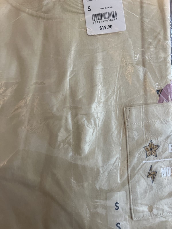 Uniqlo UT SPY x FAMILY Anya Forger Pocket T-Shirt Yellow Size S NWT Anime Tee