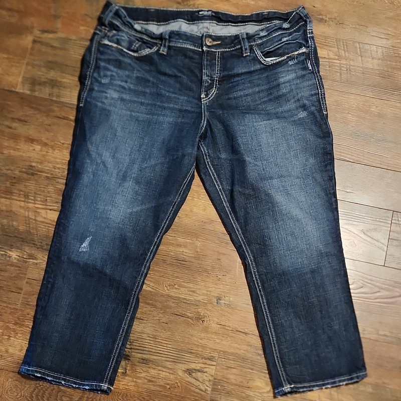 Silver Jeans Women’s Size 14 Dark Wash Blue Capri Jeans Mid Rise 5-Pocket
