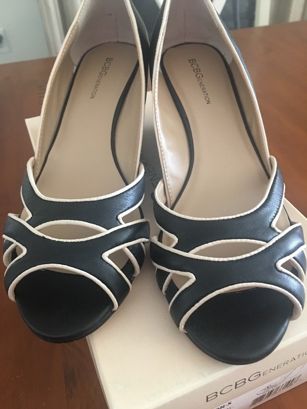 New BCBG Generation PL-CHUNDON-X Black/Ecru Sz 8.5 gallery
