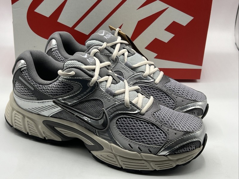 Nike V5 RNR Running Shoes Cement Grey Silver Sail HJ5228-003 Mens Size 11.5 New