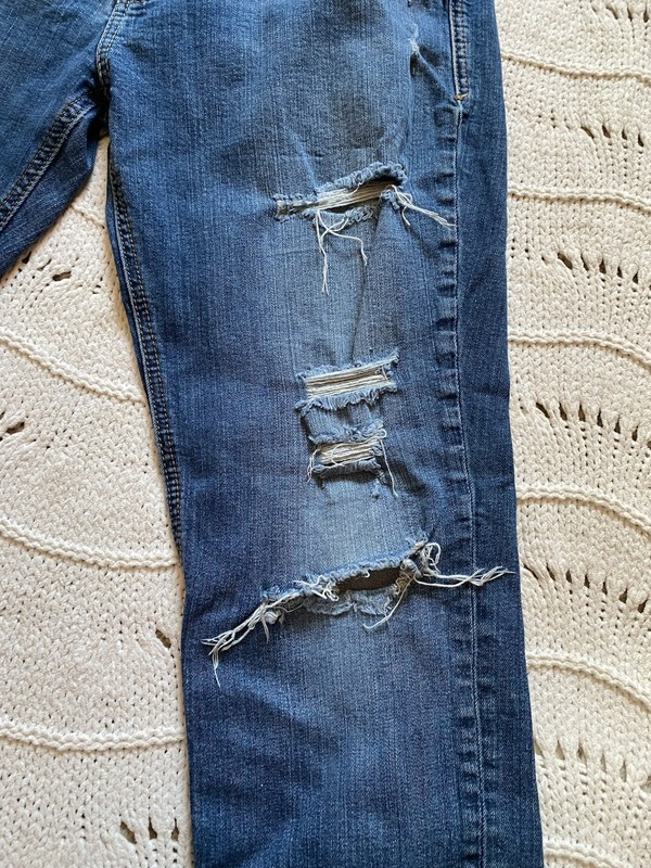 Silver Jeans Suki Skinny Stretch Distressed Ripped Womens Tag 33/31 Actual 33/29 gallery