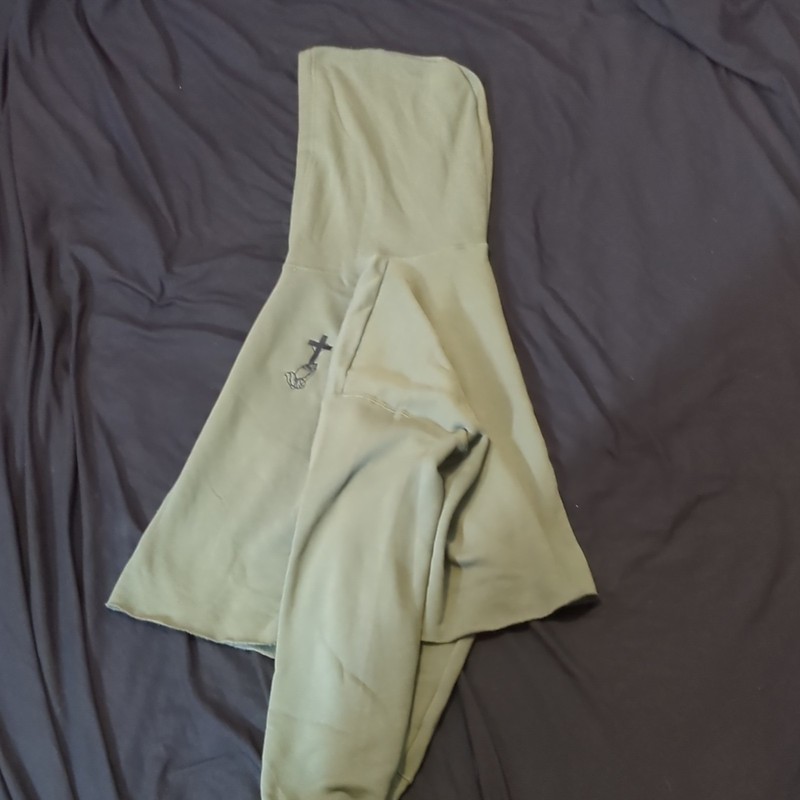 Novel One Ingenious Tech Green Fleece Cropped Hoodie 2XL Cross Praying Hands gallery