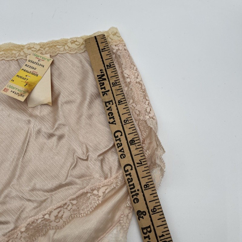 VTG Warners Shine On #55021 Peach Nylon Lace Silky Full Coverage Panties Sz 7 gallery