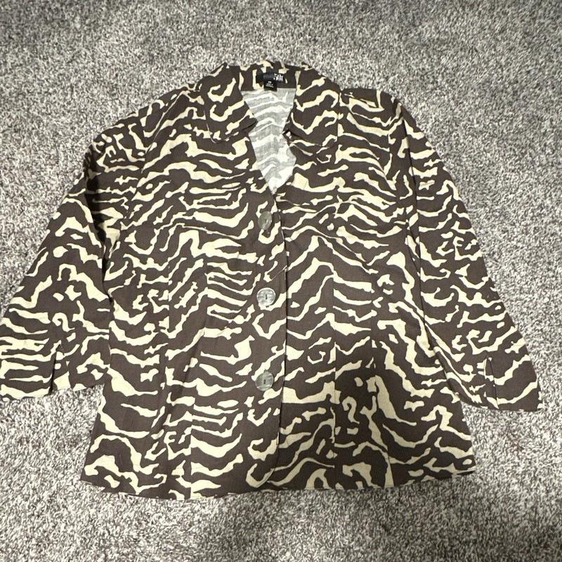 East 5th Women’s Petite PS Brown/Beige Zebra Button Front Collared shirt