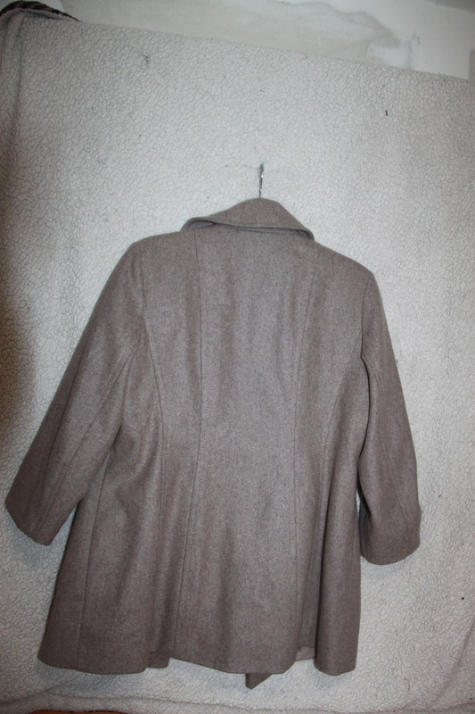 London Fog Women's Textured Gray Short Coat Feat. Three Buttons & Side Pockets gallery