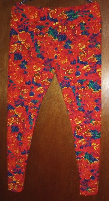 LuLaRoe Tall & Curvy Leggings w/ Fantastic Designs! Pre-owned, sadly no pockets