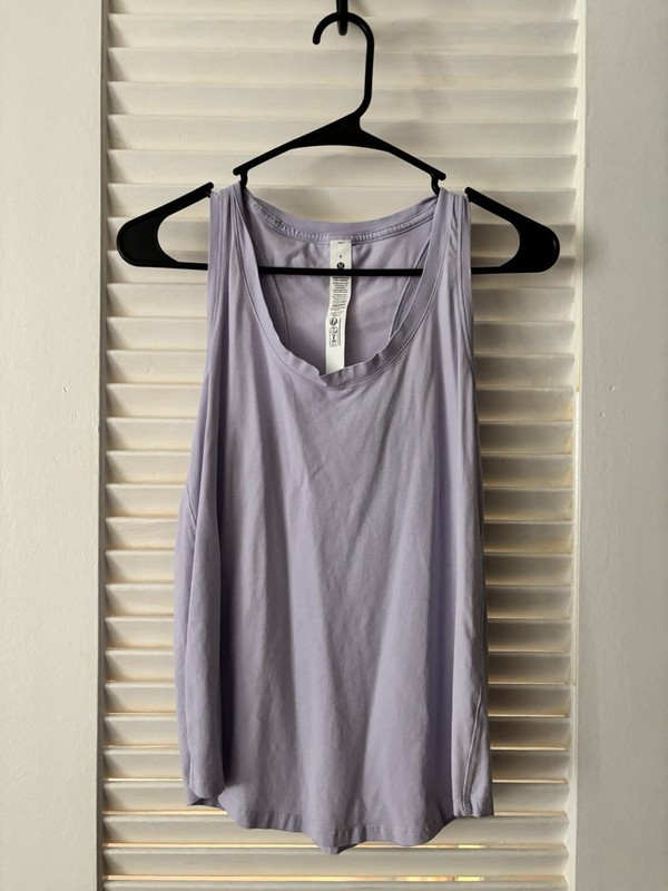 lululemon Women’s Purple Racerback Tank Top 6 Lightweight Stretch Scoop Neck