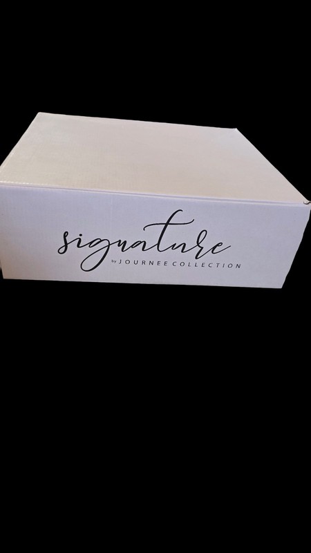 Journee Collection Signature Ivory Leather Ankle Bootie Women’s US 7