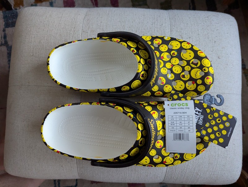 NWT – Crocs Smiley World slip-on Emoji shoe Men’s 13 clog