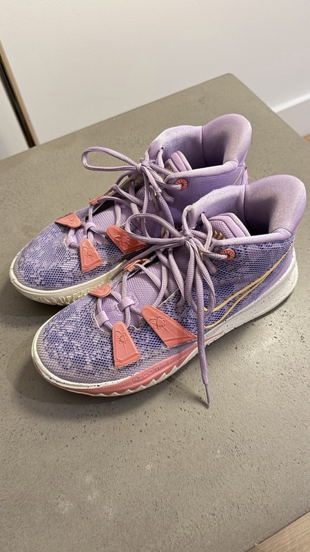 Nike Kyrie 7 Daughters Azurie size 9 Men