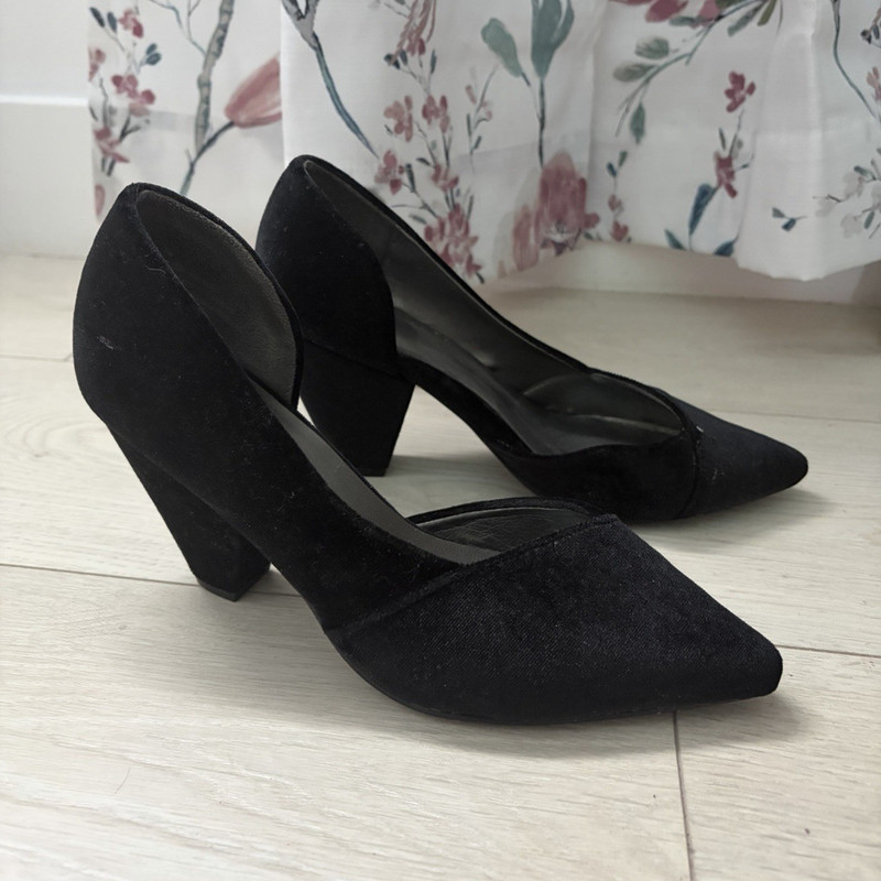 Women’s Black Velvet Pointed Toe Block Heel Pumps Slip-On Solid US 7