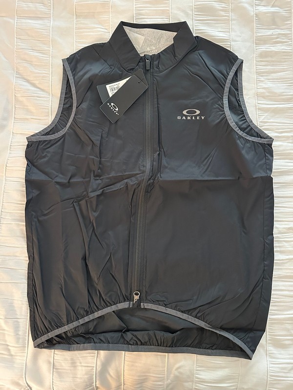 New Oakley Endurance Lite Packable Wind Vest • MTB Blackout – Men’s Medium M