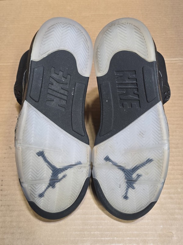 Size 8.5 - Jordan 5 OG Mid Metallic Silver 2016 gallery