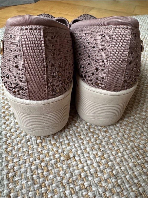 Slip-On Martha Stewart Sketchers Wedge Mule in Dusty Rose with Sparkle Detail gallery