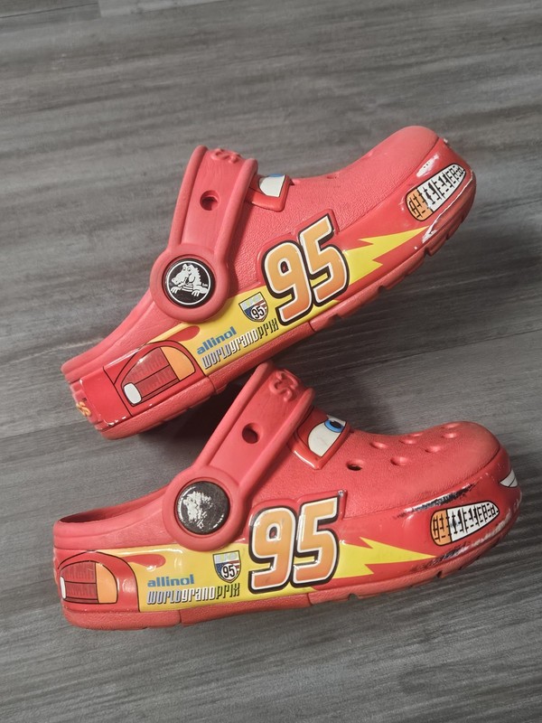 Original 2006 Crocs Disney Pixar Cars Lightning McQueen little kids size C7