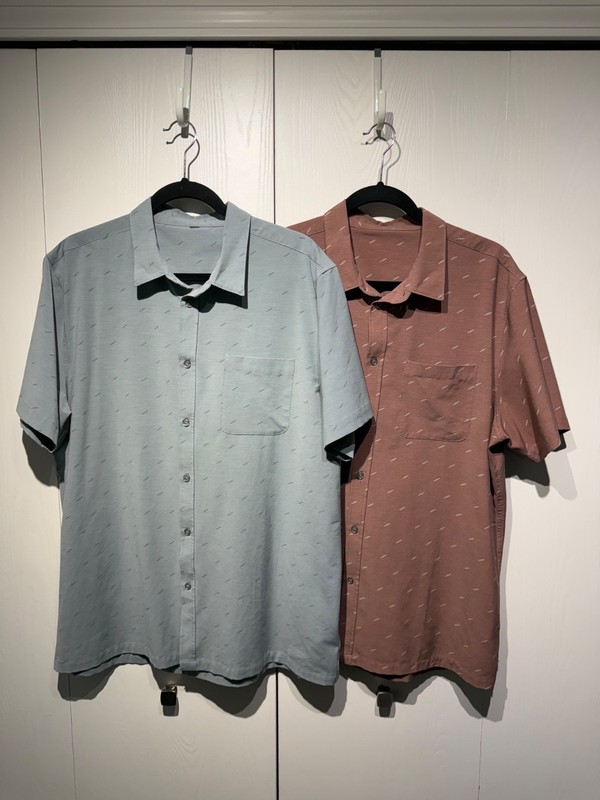 Vuori – Short Sleeve Bridge Button Down – XL – Lot of 2 – Retail $78
