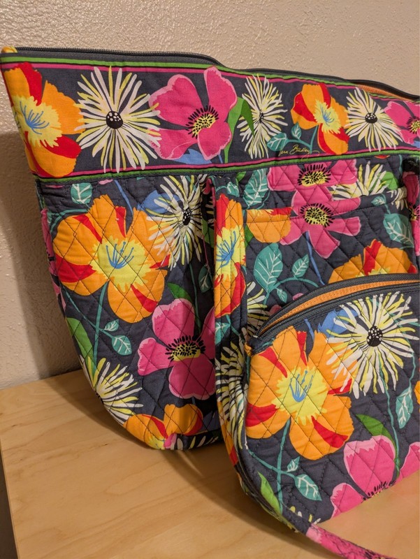 Vera Bradley Miller Travel Bag & Matching Cosmetic Pouch Jazzy Blooms Retired gallery