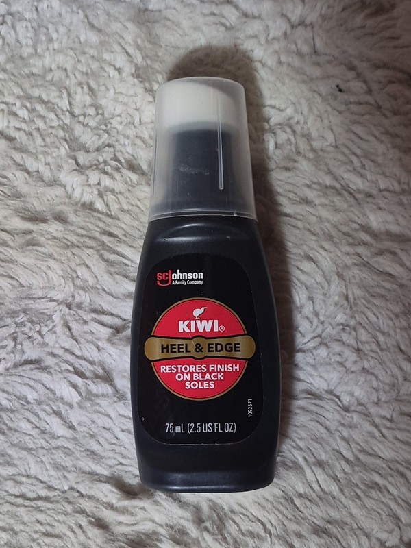 KIWI Heel & Edge – Black – w/ Sponge Applicator – 2.5 fl oz