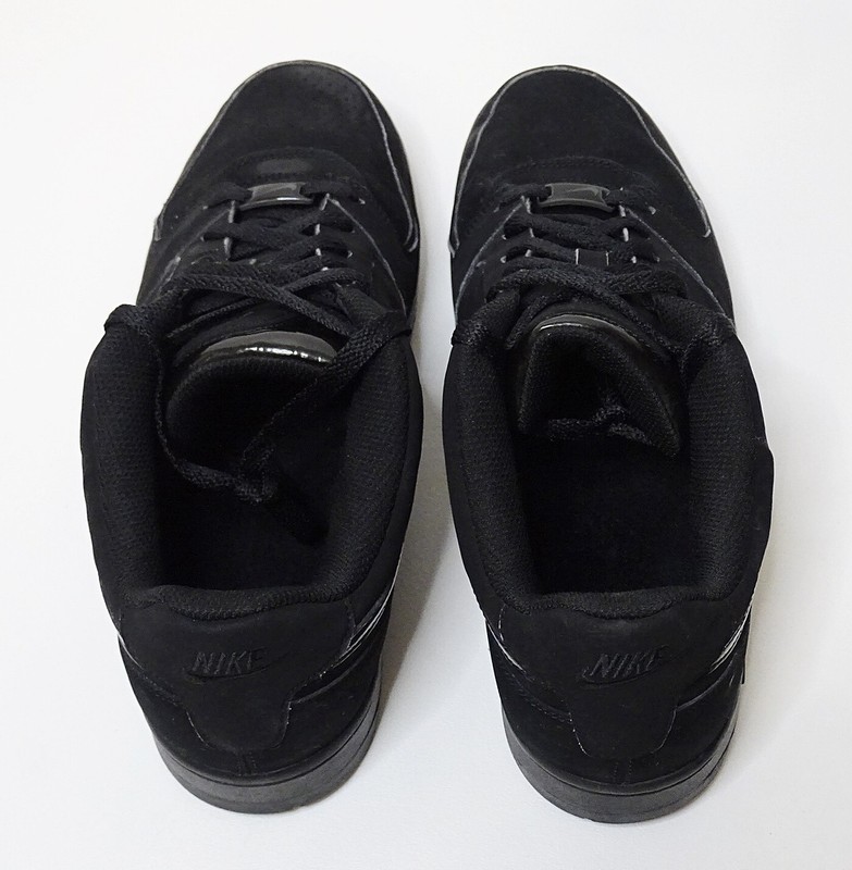 NIKE Men's Size 10 Air Max Black Low 318973-001 Shoes gallery