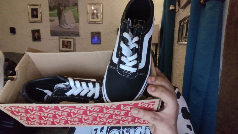 Vans Old Skool Black/White Low Top Sneakers Classic Skate Shoes w/ Box gallery