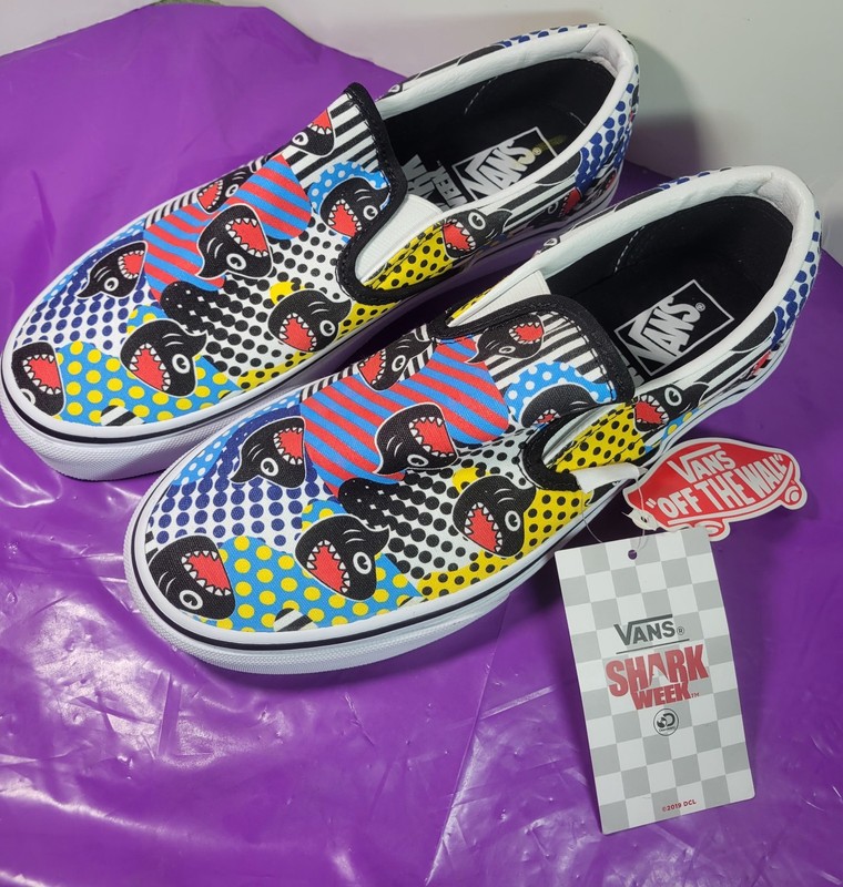 Vans Classic Slip On Shark Week Shoes Men’s Size 6, Women’s 7.5 w Tags New