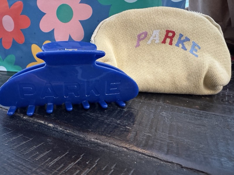 Parke Summerland Harbor Blue Claw Clip with Zippered Pouch NEW
