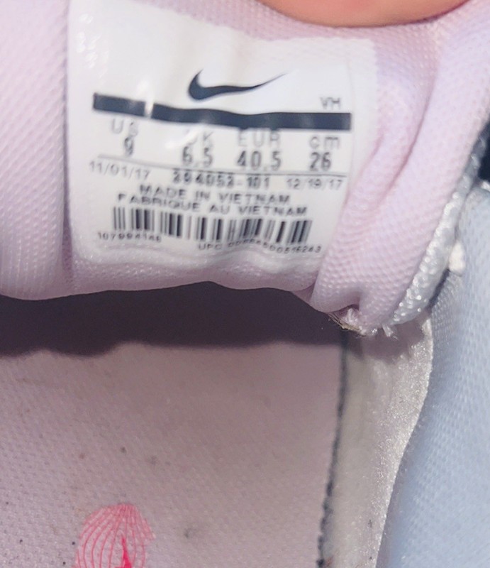 Size 9 - Nike Initiator White W gallery