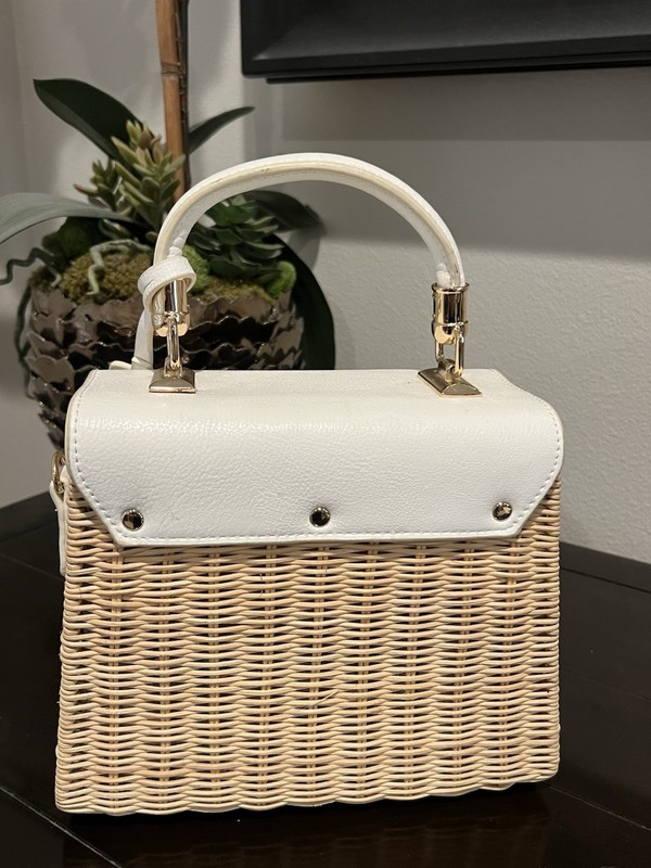 Laura Jones Picnic Summer Bag Woven Straw Base w/ a White Vegan Leather Top Flap gallery