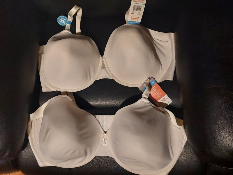 2 Pairs Of Warners Simply Perfect Woman Wired Full Figure Bra 44DD New With Tags