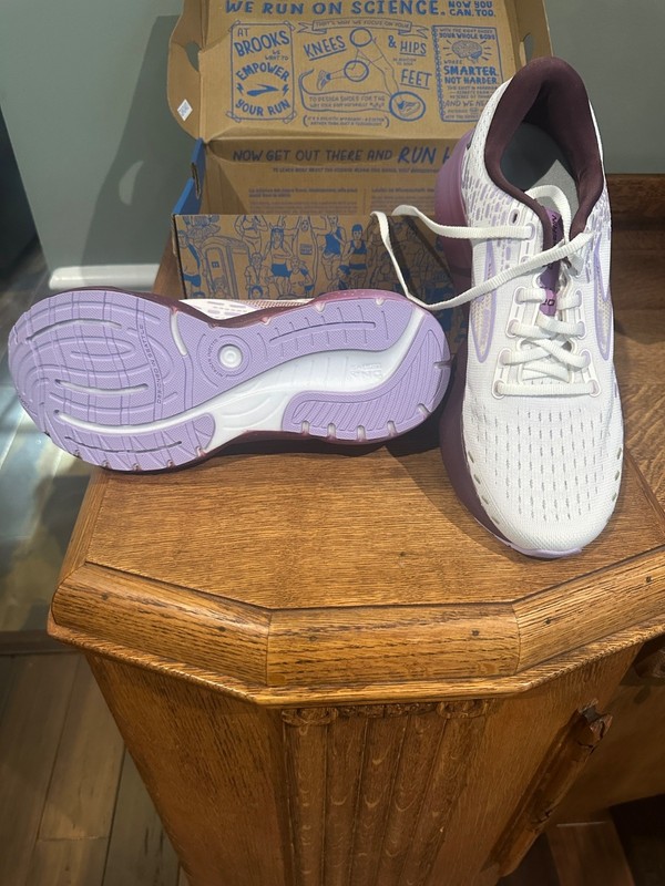 NIB Size 9.5 – Brooks Glycerin 20 White Orchid