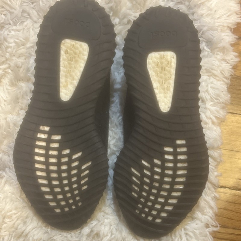 adidas Yeezy Boost 350 V2 Oreo Lace-Up Sneakers Black White Primeknit Low Top gallery