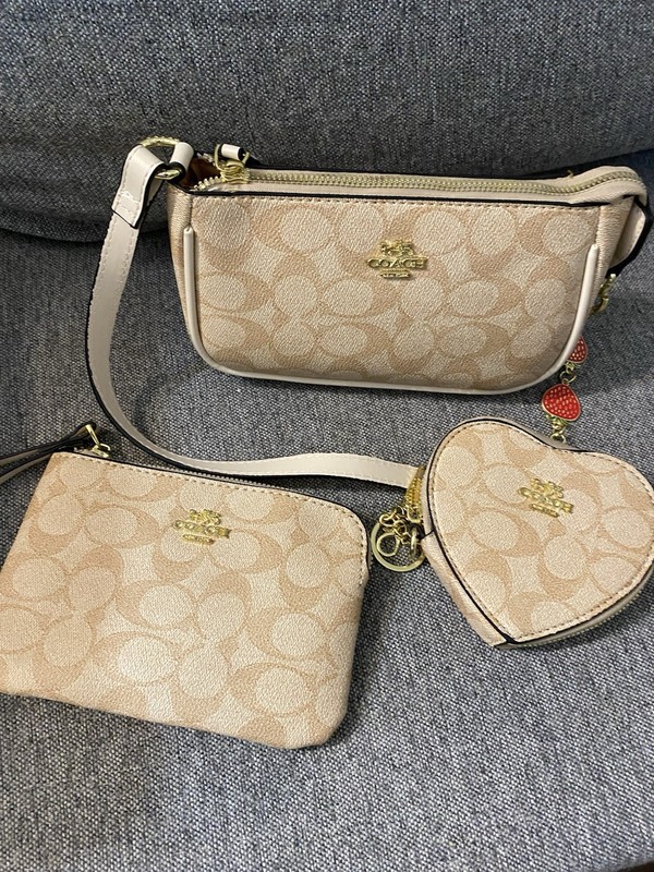 COACH Signature Beige 3-Piece Accessory Set Wristlet Pouch Heart Coin Case