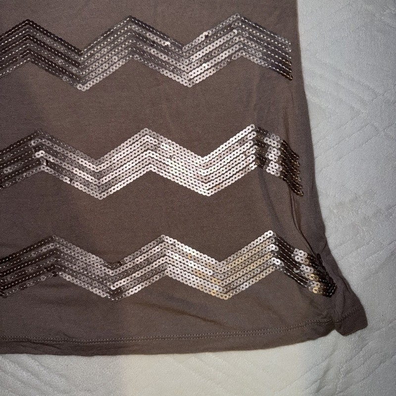 HISONE Women’s XL Brown Chevron Sequin Scoop Neck Short Sleeve T-Shirt gallery