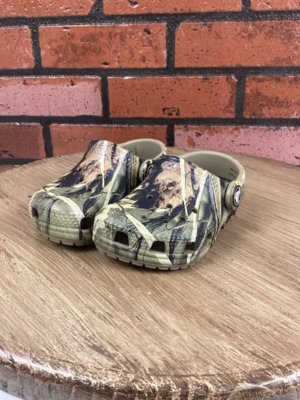Crocs Toddler Baby Real Tree Camo Size Mismatched Left 5c Right 6c