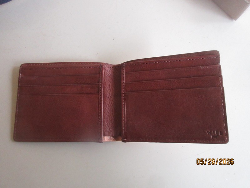 Will Leather Goods Classic Bifold Wallet New Condition with Bag/Box - Eugene, OR gallery