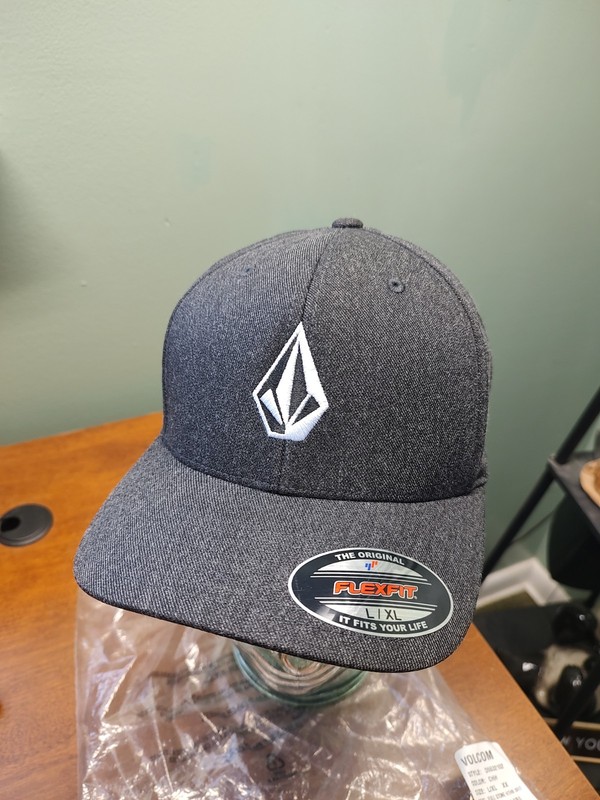 VOLCOM Baseball Cap Hat Large / XLarge New Flex Fit Charcoal Grey
