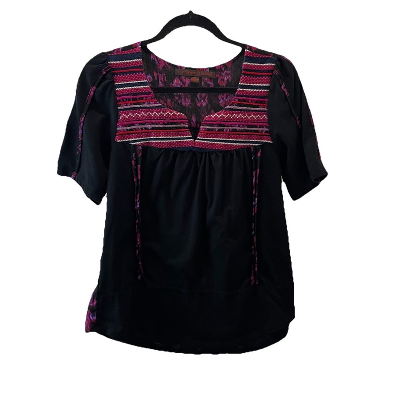 A Common Thread Black Pink Floral Embroidered Split Neck Short Sleeve Top Size M