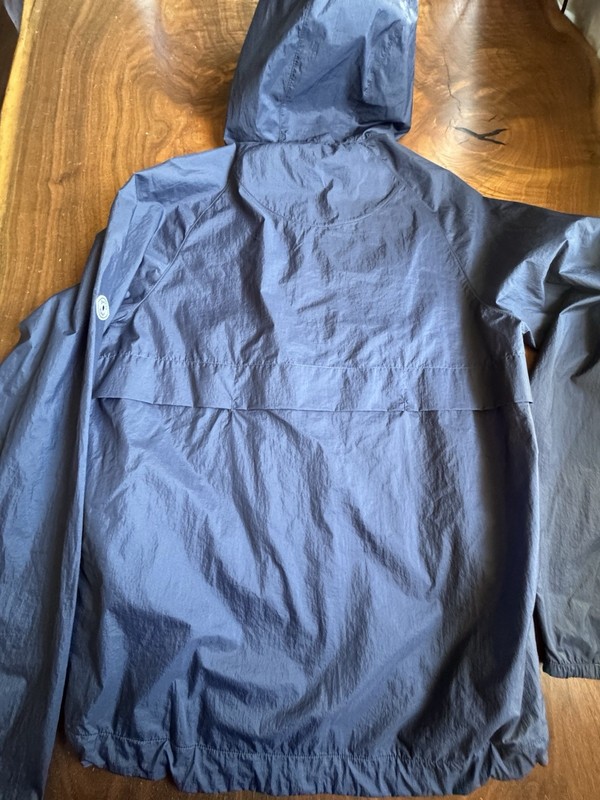 District Vision Milli Ultralight Wind Breaker Men’s Med Blue NWOT gallery