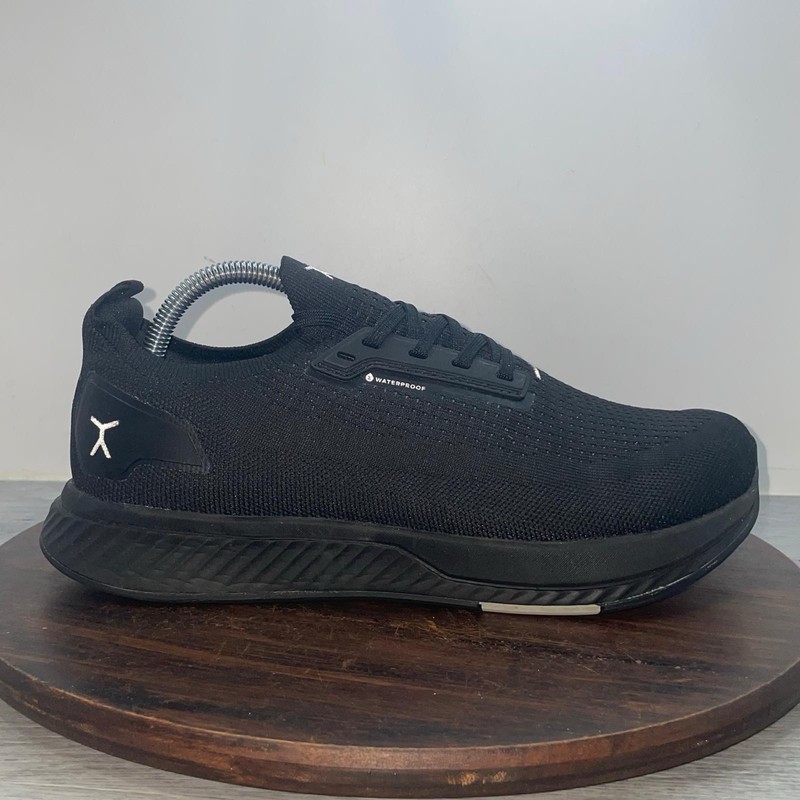 Flux Men’s Adapt Runner Waterproof Stealth Black Athletic Barefoot Shoe Size 9.5