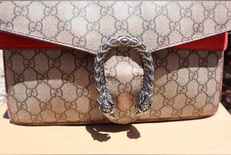 GUCCI BEIGE GG SUPREME CANVAS SHOULDER BAG WITH RED ACCENT gallery