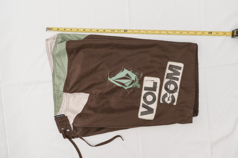 VOLCOM Mod Tech Board Short Retro 32 Mens 20"-21" Outseam Brown Green Beige gallery