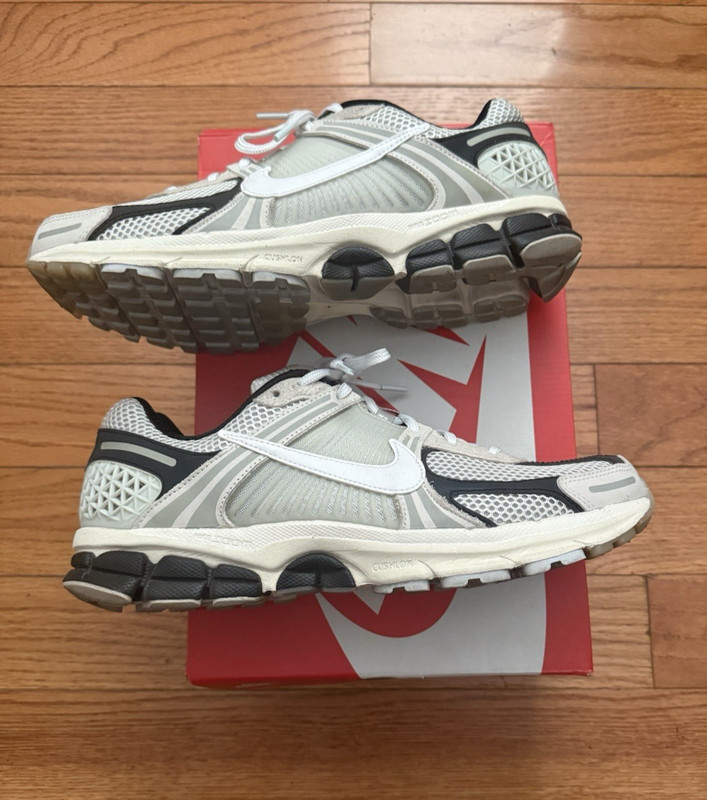Nike Air Zoom Vomero 5 “Supersonic” Men's Size US 11 gallery