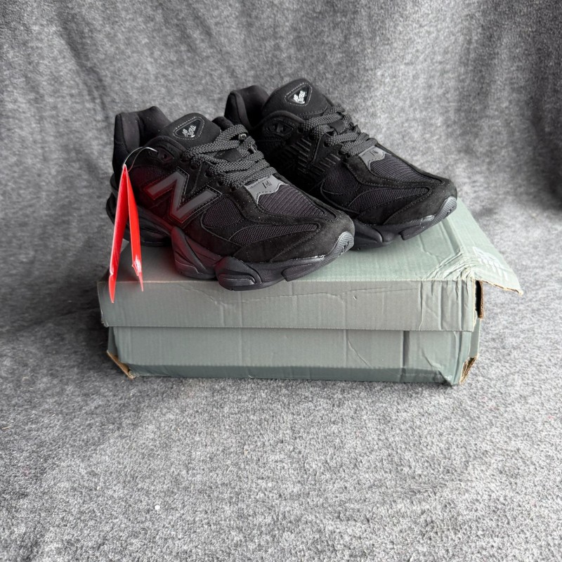 New Balance 9060 Shoes Mens Size 9 Black Suede Lifestyle Athletic Sneakers U9060